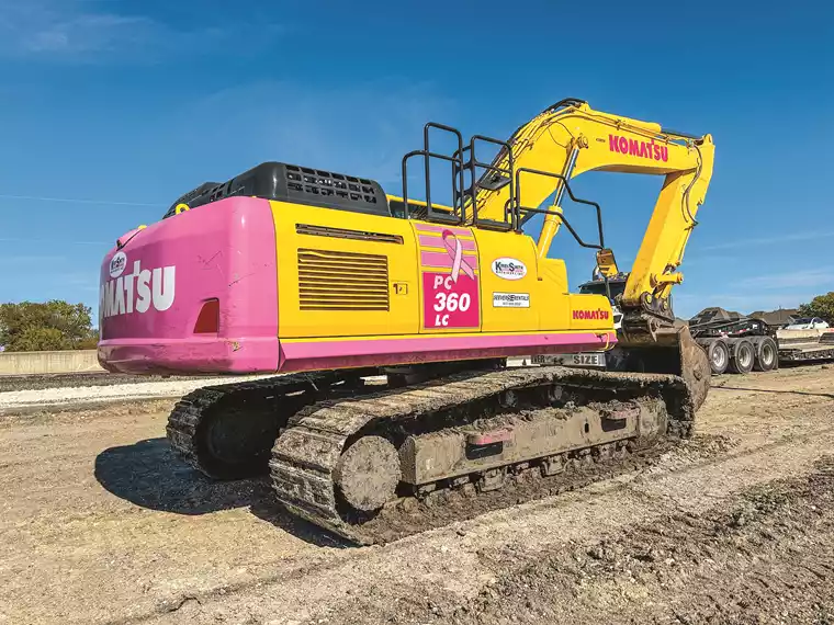 Seever Equipment’s pink-wrapped Komatsu PC360LC-11 excavator helps promote breast cancer awareness and was recently rented by a customer for a highway project in Wylie, Texas.